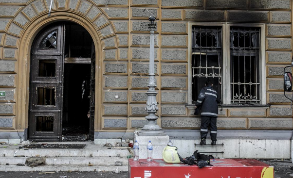 Bosna Hersek'teki protestolar büyüyor - Resim: 1