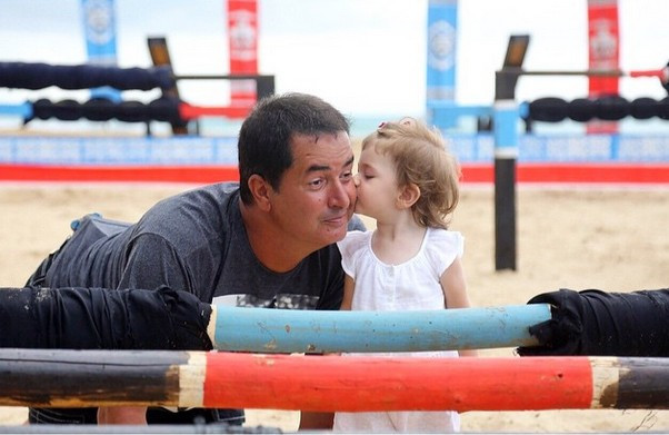 Acun Ilıcalı sevgilisine yorum yazdı sosyal medya patladı! - Resim: 1