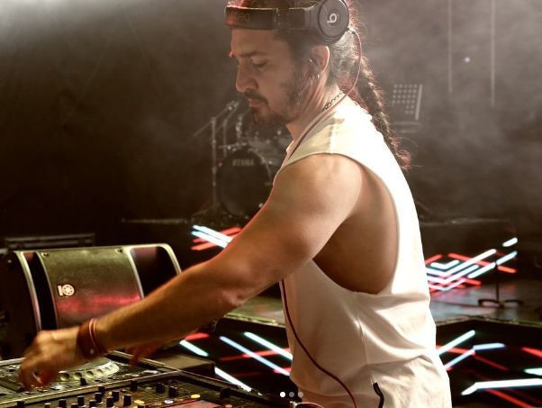 Doğukan Manço ve Zeynep Bastık birbirine girdi! Olaylı sahne sonrası sular durulmadı - Resim: 4