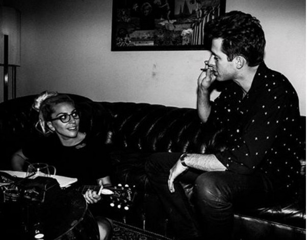 Lady Gaga Suriyeliler için dua istedi! - Resim: 3