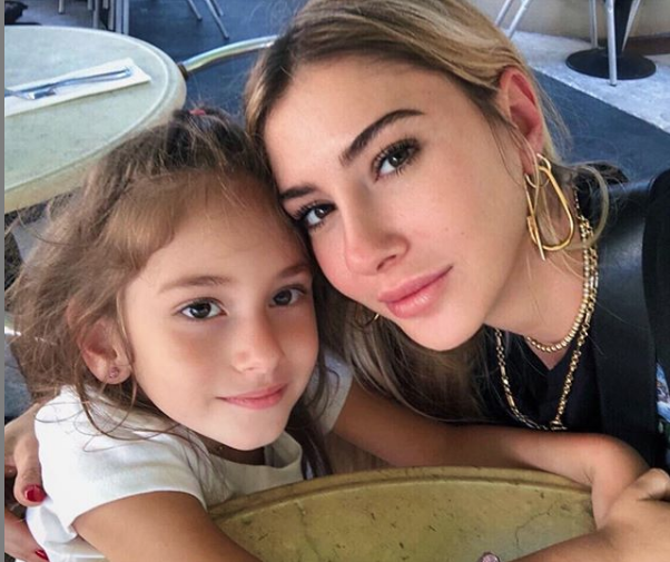 Şeyma Subaşı'nın bornozlu pozu yok artık dedirtti takipçileri çileden çıktı - Resim: 1