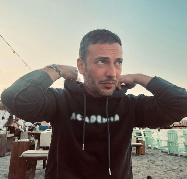 Oğuzhan Koç konserde sahneyi birden terk etti! Hayranları öfkeden deliye döndü - Resim: 2