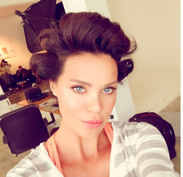 Ebru Şallı'dan ahlaksız paylaşım! Altsız ve çıplak... - Resim: 4