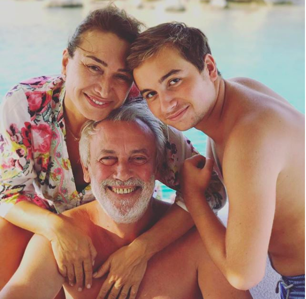Demet Akbağ'ın eşi Zafer Çika kaç yaşında ne iş yapıyor oğlu Ali Çika kimdir? - Resim: 3