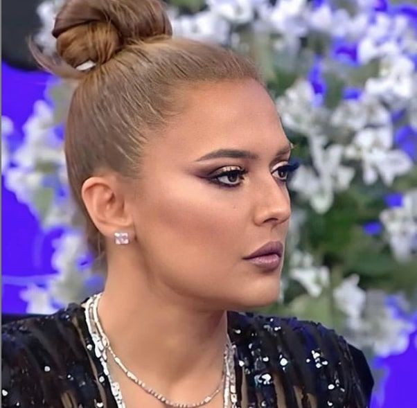 Demet Akalın çıkmayan kadın cinayetleri yasasına ateş püskürdü bakın neler yazdı - Resim: 1