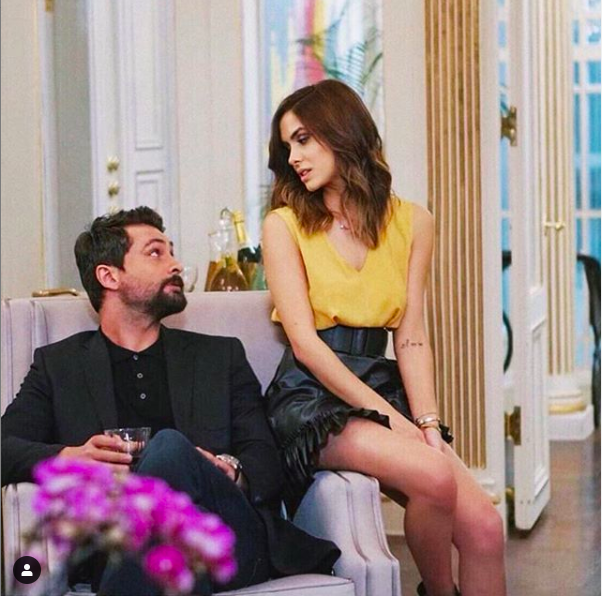 Yasak Elma'daki Lila süper minisiyle yıktı geçti pozları olay oldu! - Resim: 3