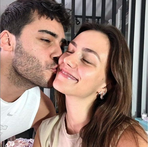 İstanbullu Gelin'le tanınan Berkay Hardal ile eşinin hamilelik testi krizi olay! - Resim: 2