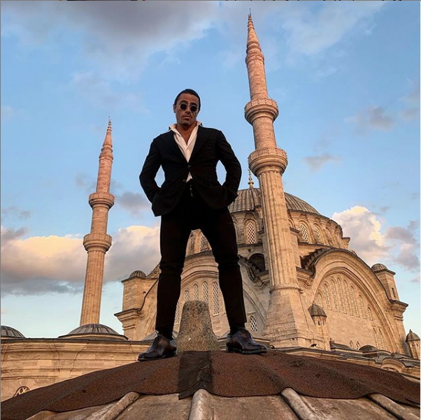 Nusret Gökçe İstanbul'da sağanak altında yarı çıplak koştu video çekti - Resim: 1