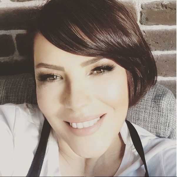 Yeşim Salkım 'Sahtekarsınız' deyip ateş püskürdü tepkilerin ardı arkası kesilmedi - Resim: 1