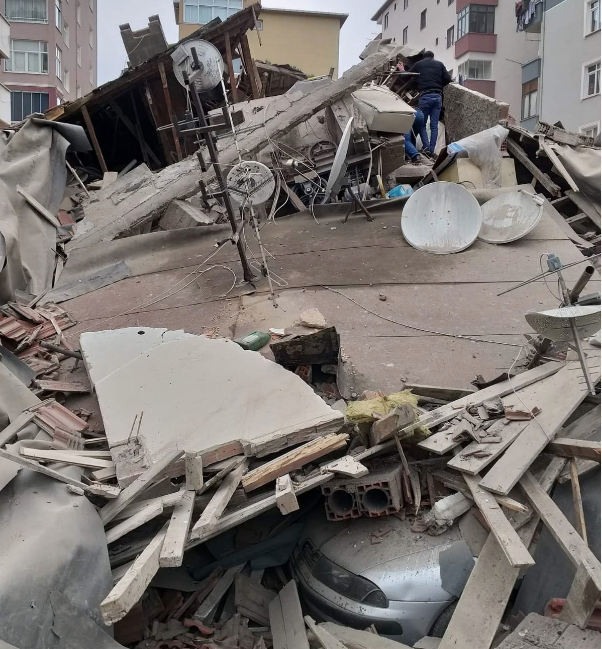 Kartal'da 8 katlı ve 24 daireli bina çöktü! İşte çöken binanın görüntüleri - Resim: 2