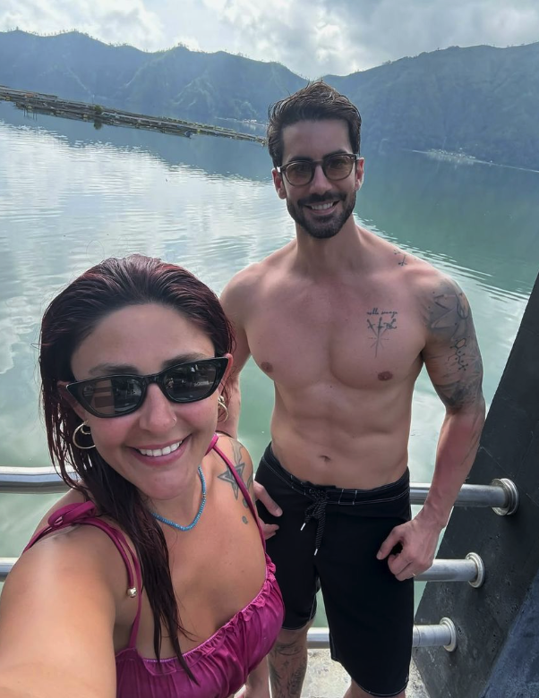 Melek Mosso boşandı! Ayrıldığı eşi Serkan Sağdıç kimdir ne iş yapıyor - Resim: 2