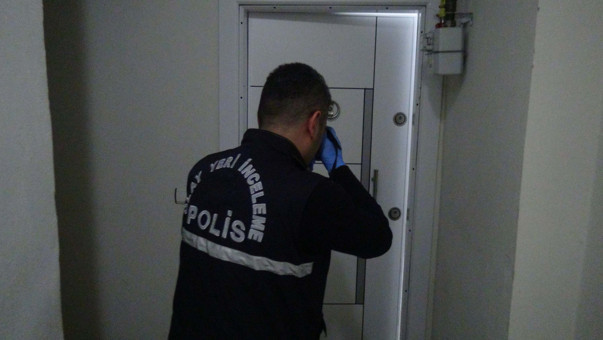 Adıyaman'da eve giren hırsızlar altınları çalarak kayıplara karıştı - Resim: 0