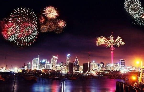 2020'ye ilk giren ülke Yeni Zelanda oldu muhteşem gösteri - Resim: 2