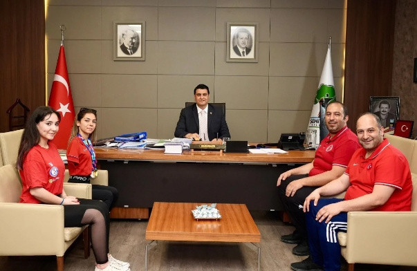 CHP'li belediyeye 'Atatürk resmi' tepkisi! - Resim: 1