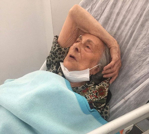 Bülent Ersoy'un acı günü! Yaşayan tek büyüğünü kaybetti - Resim: 0