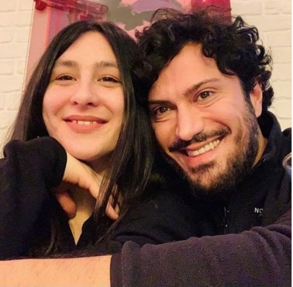 EDHO'nun eski oyuncusu komedyen Yasemin Sakallıoğlu Burak Yırtar'la evlendi! - Resim: 1