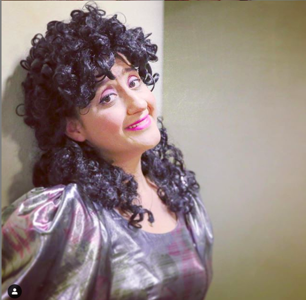 Güldür Güldür Naime meğer çok seksiymiş! Mini elbisesine bakın - Resim: 1