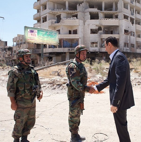 Ülke yıkıldı Esad dimdik ayakta - Resim: 4