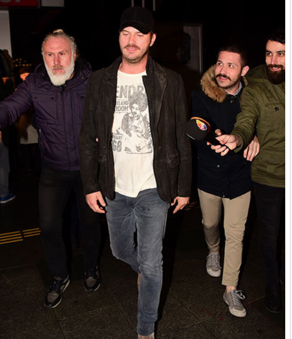 Aliço 39 oldu sevgilisiyle el ele poz verdi - Resim: 3