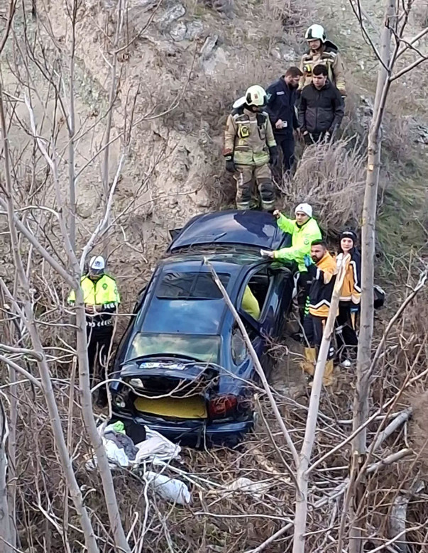 Ankara'da kahreden kaza: Genç çift ve bebekleri feci şekilde can verdi - Resim: 0