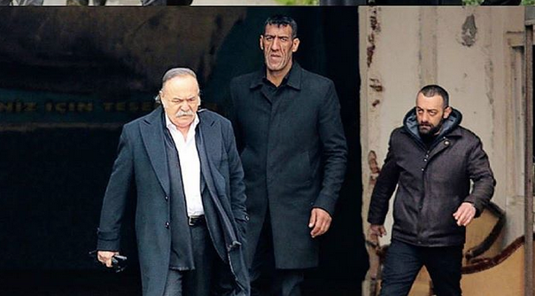 İçerde dizisi oyuncusu Sedat Payas yokluktan simit satıyor - Resim: 1