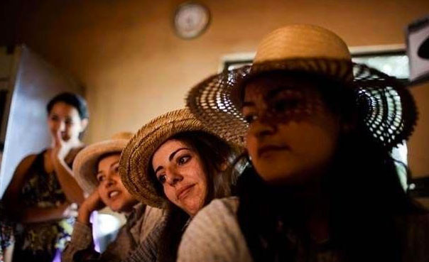 Sadece kadınların yaşadığı kasaba - Resim: 3