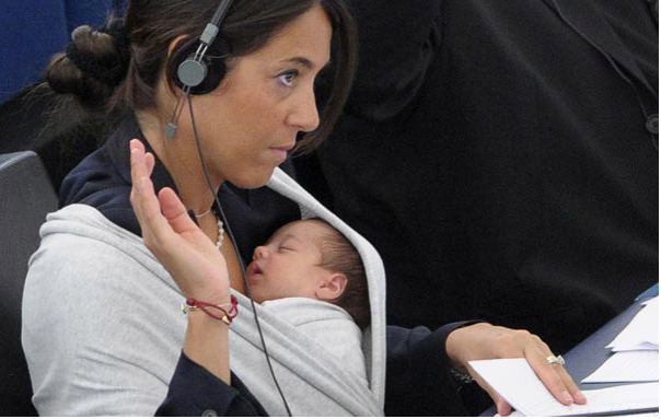 Bebek vekil oylamada - Resim: 1