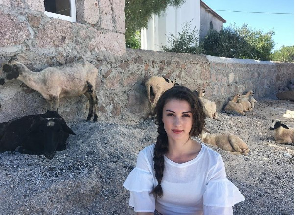 Badem Şekeri'nin Ayşe'si Burcu Özberk kimdir nereli? - Resim: 4