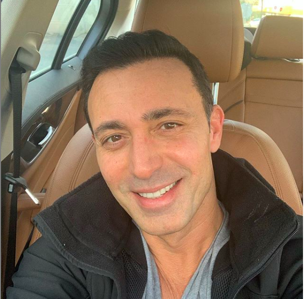 Mustafa Sandal yeni sevgilisiyle ters köşe yaptı 20 yaş küçük aşkı olay oldu - Resim: 1