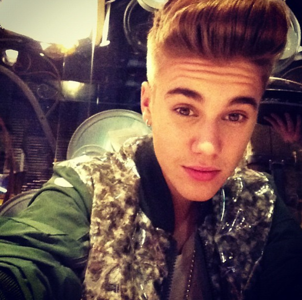 16 milyon kişi onun peşinde - Resim: 2