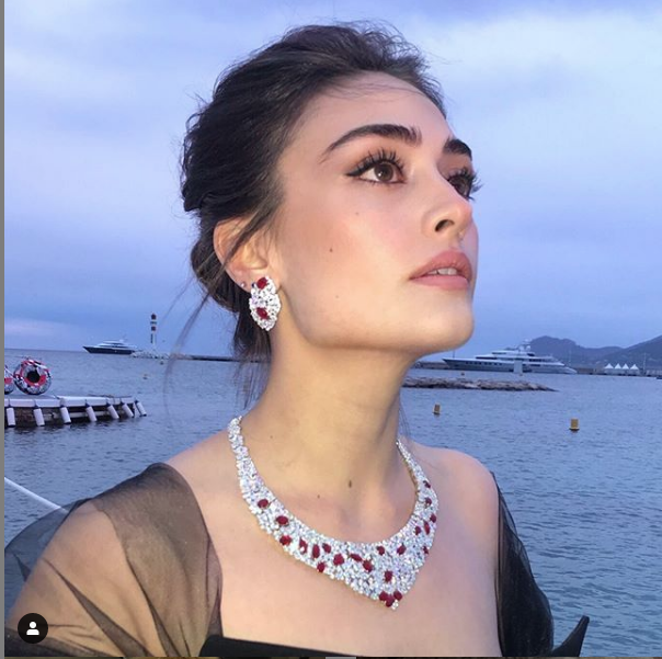 Diriliş Ertuğrul'dan sonra Ramo'nun yıldızı olan Esra Bilgiç zirveye tırmanıyor - Resim: 2