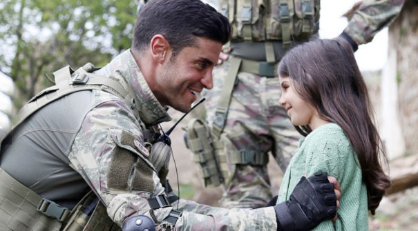 İzlenme rekorları kıran Savaşçı'ya iki bomba transfer - Resim: 3