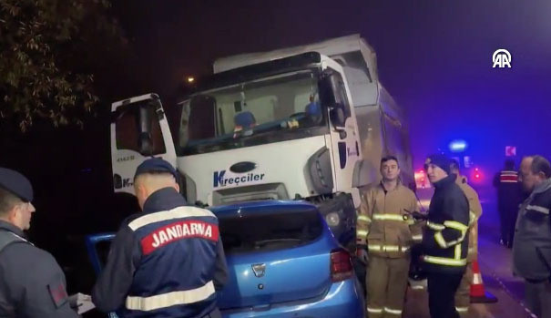 Bartın'daki kazada 5 genç hayatını kaybetti cenaze aracı şoförü olay yerinde şoke oldu - Resim: 0