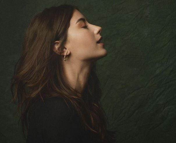 Hazal Kaya'dan 'küfür' çıkışı: Sadece kadınlar ve LGBT'ler edebilsin, erkekler kullanmasın - Resim: 2