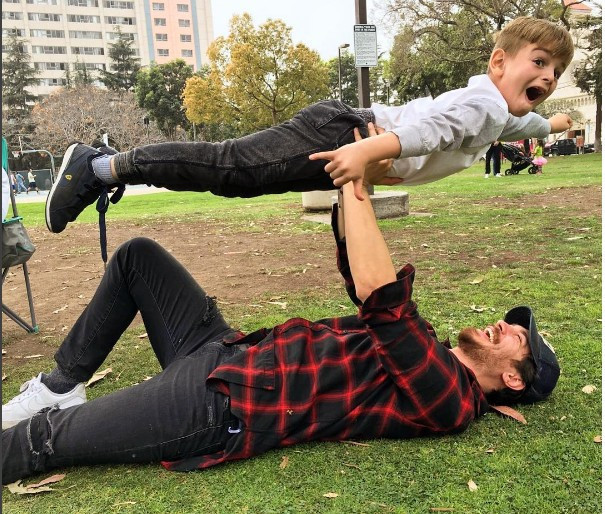 Çağatay Ulusoy'un fotoğrafı olay oldu Kıvanç Tatlıtuğ ile birlikte... - Resim: 4