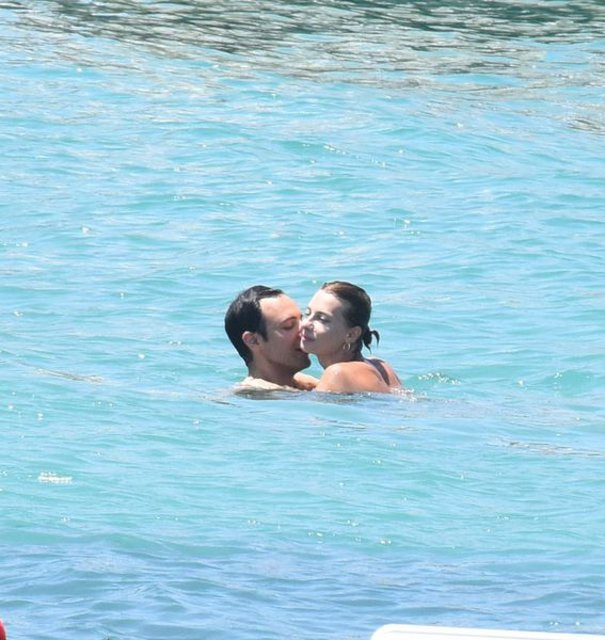 Tal Garih bakın kimin torunu çıktı Tuba Ünsal'ın sevgilisi Yahudi asıllı ve...  - Resim: 2