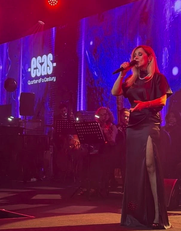 Tüm cemiyet oraya davetliydi! Vuslat Doğan sahnede eski eşi Ali Sabancı'ya herkesin içinde bakın ne söyledi - Resim: 4