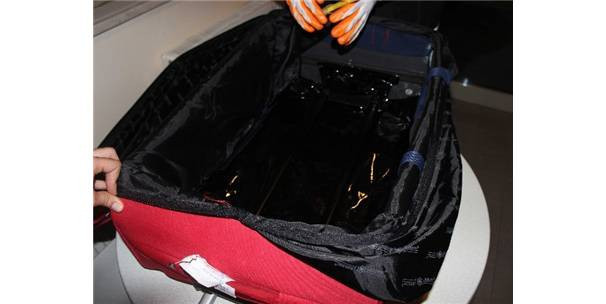 Tayland'da yolcunun valizinden leopar çıktı herkes şoke oldu! - Resim: 1