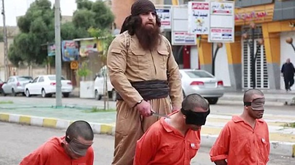 IŞİD militanı Kürt'ten sokak ortasında peşmergeye infaz! - Resim: 2
