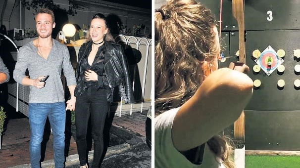 Ayrıldıkları iddia ediliyordu... El ele cevap verdiler! - Resim: 4