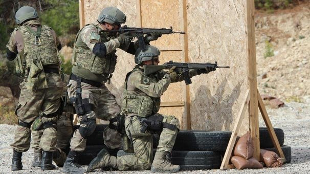 Komandolar Foça'da işte böyle yetiştiriliyor - Resim: 1