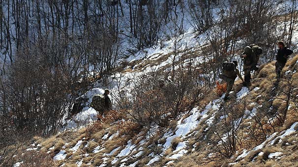 Komutanın uyarısını dinlemedi! Mağaradan çıkıp... - Resim: 1