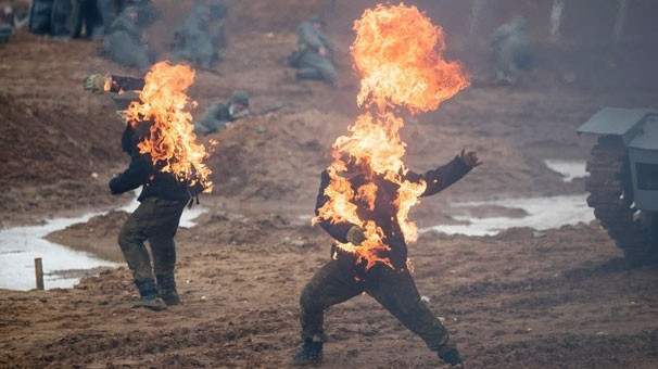 Film seti değil gerçek! İnsanlar cayır cayır böyle yandı  - Resim: 1