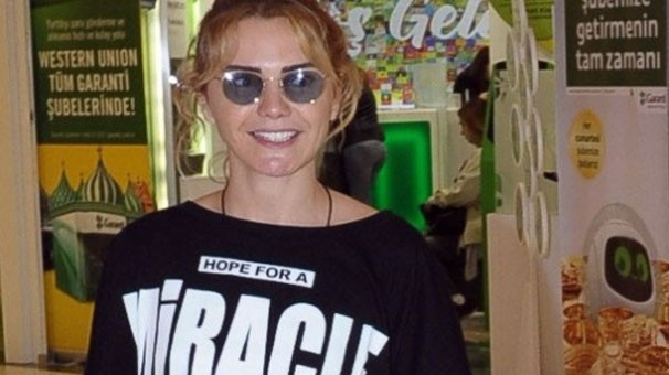 Ece Erken makyajsız yakaladı işte o görüntüler... - Resim: 4