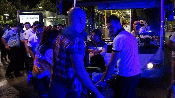 Gece yarısı dehşeti yaşadılar otobüs durağa daldı - Resim: 3