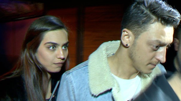 Amine Gülşen Mesut Özil'in  yatak odasına el attı! - Resim: 1