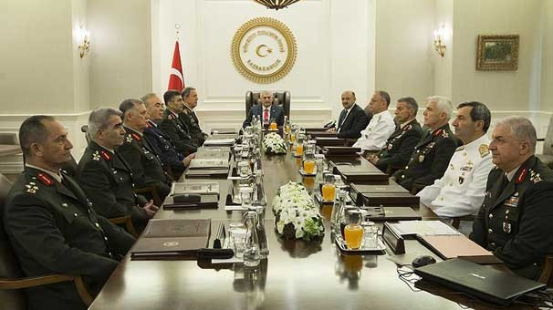 Yüksek Askeri Şura bugün 2017 YAŞ kararları kim gidici kim kalıcı? - Resim: 2