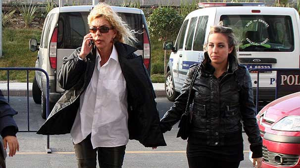 Ahu Tuğba gözyaşlarıyla anlattı! Kızıma ulaşamıyorum - Resim: 1