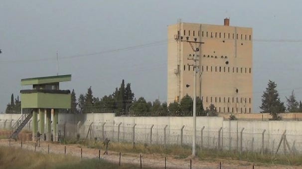 TSK Afrin'de bulunan PYD'yi bombaladı - Resim: 1