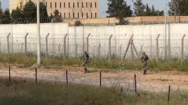 TSK Afrin'de bulunan PYD'yi bombaladı - Resim: 2